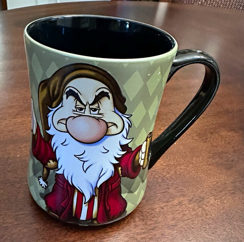 Disney parks grumpy hate - "i,